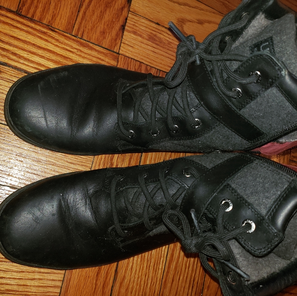 Pre-owned UGG boots